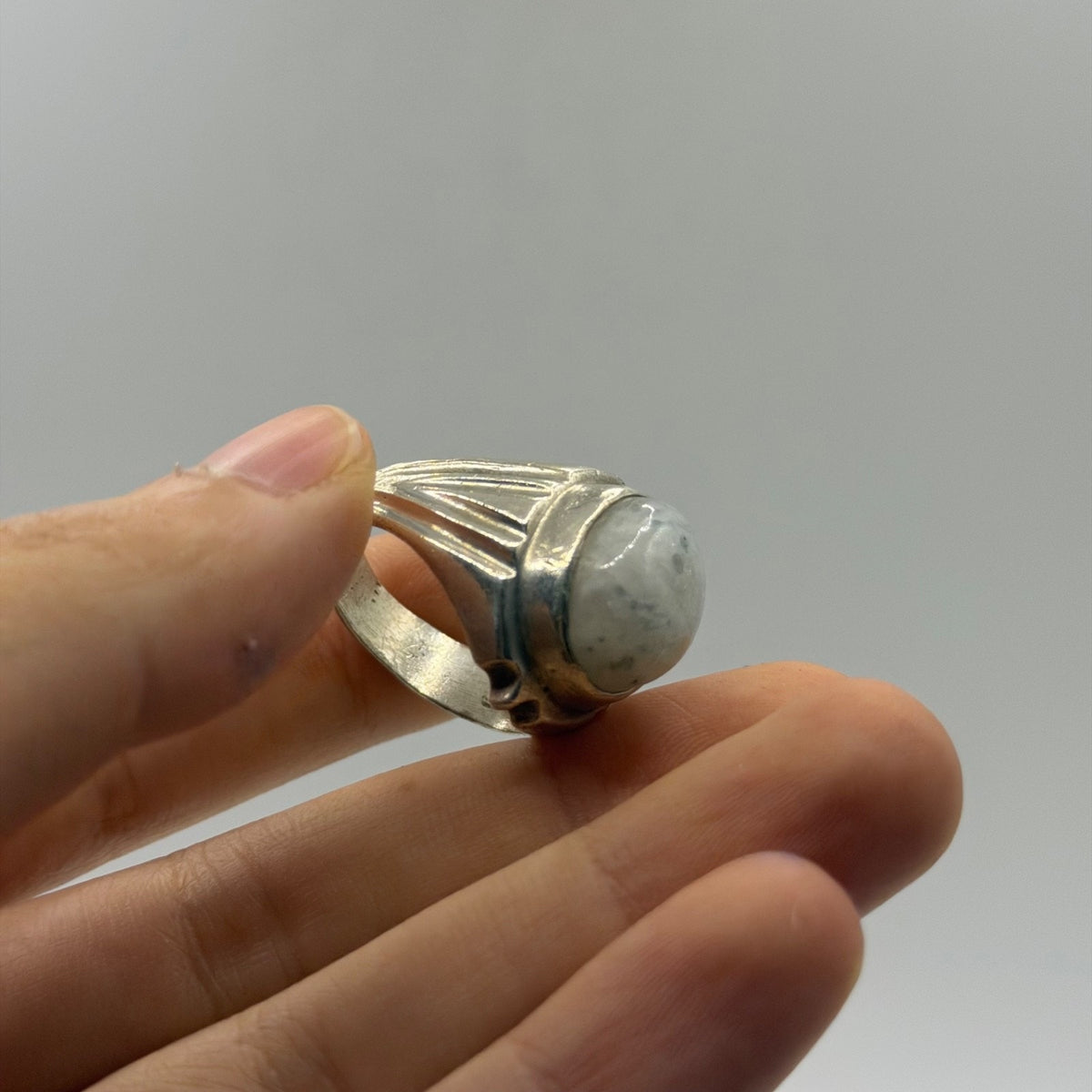 Vintage Solid Silver White Moonstone Cabochon Modernist Solitaire Statement Ring