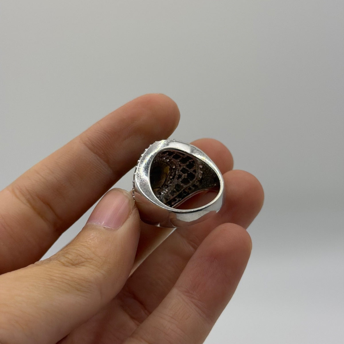 Unique Sterling Silver Ring With Gems Stone