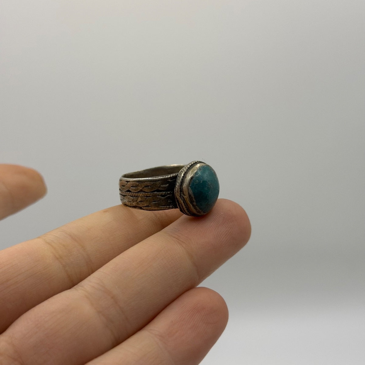 Antique Style Silver Braided Band Ring with Round Stone