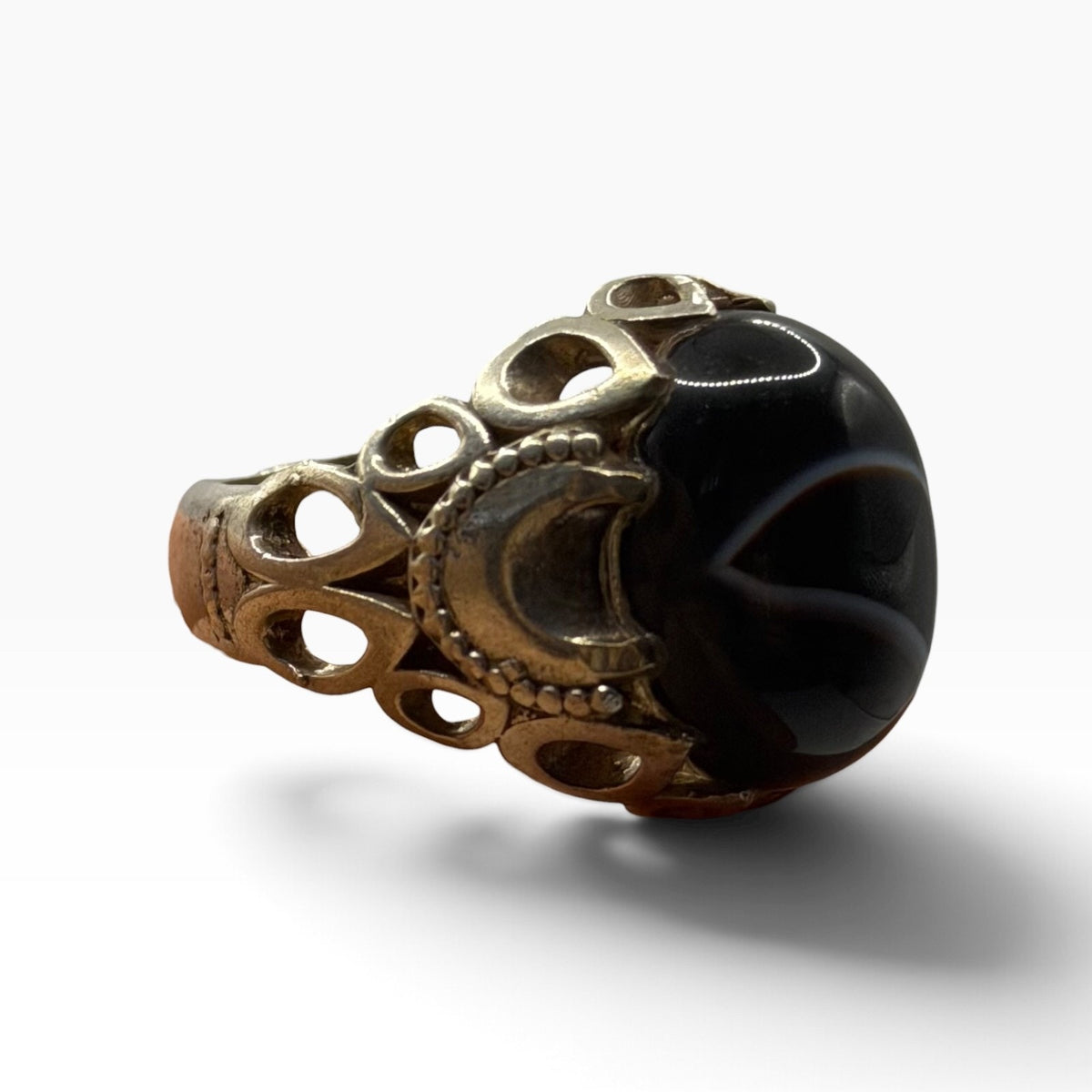 Vintage Silver Filigree Ring with Oval Black Banded Agate Cabochon