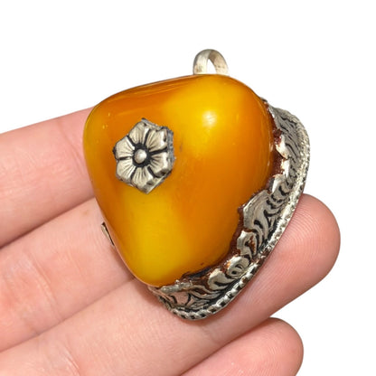 Vintage Nepalese Boho Tribal Amber Like Stone Silver Tone Pendant