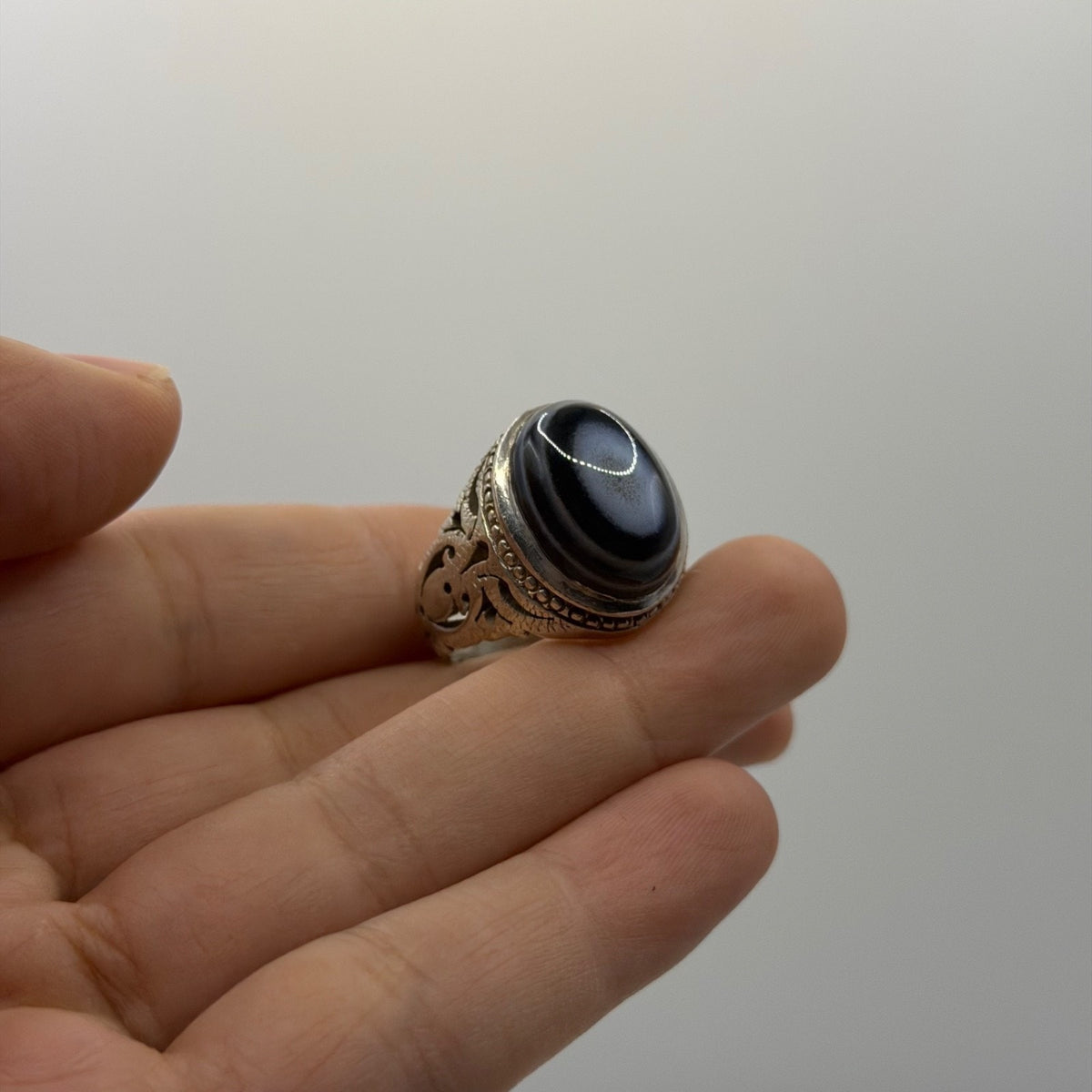 Vintage Silver Banded Agate Cabochon Ring Openwork Filigree Tribal Style