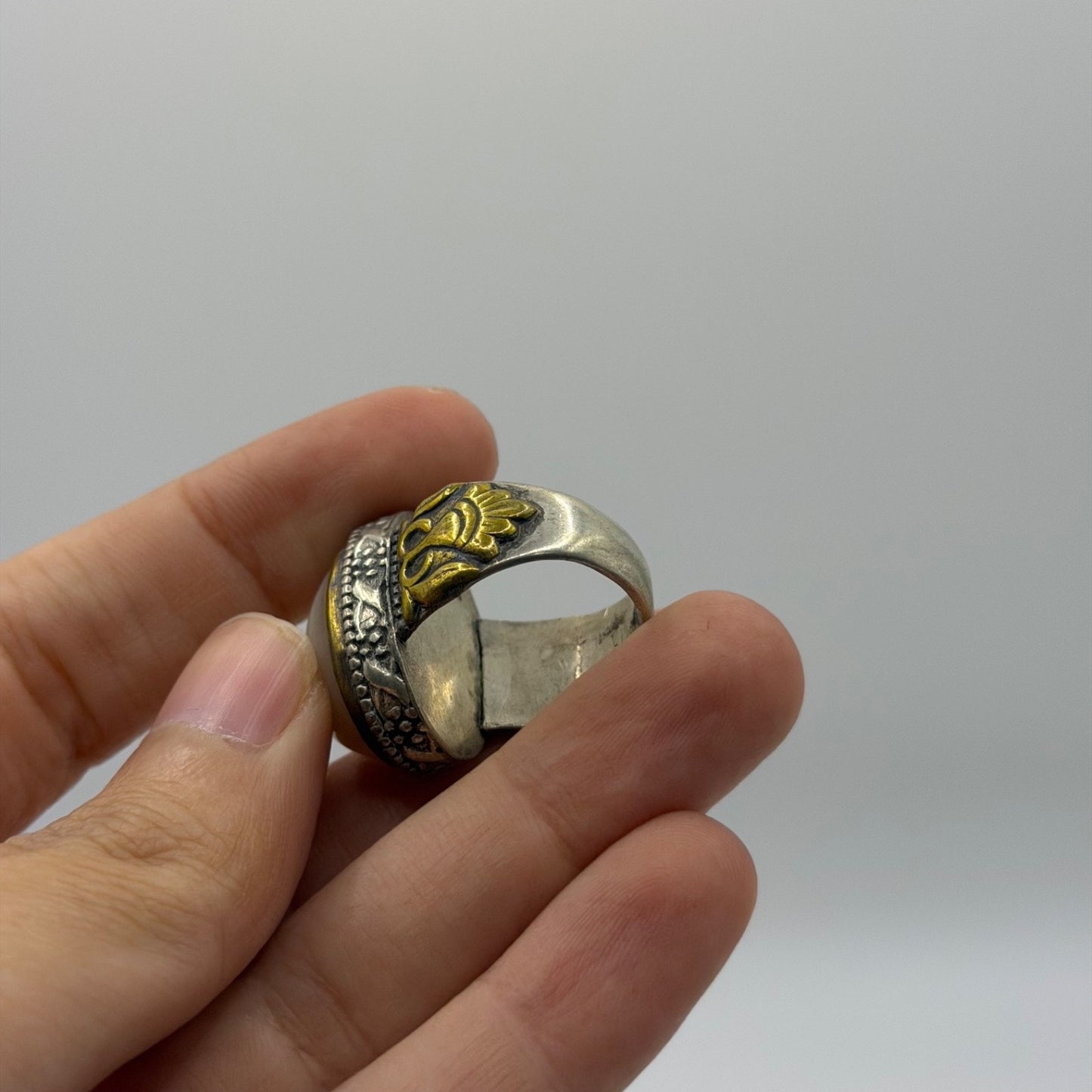 Vintage Arabic Style Agate Eye Silver Ring