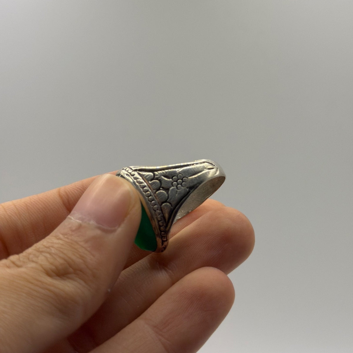 Vintage Silver Greco Roman Style Green Agate Oval Cabochon Carved Ring