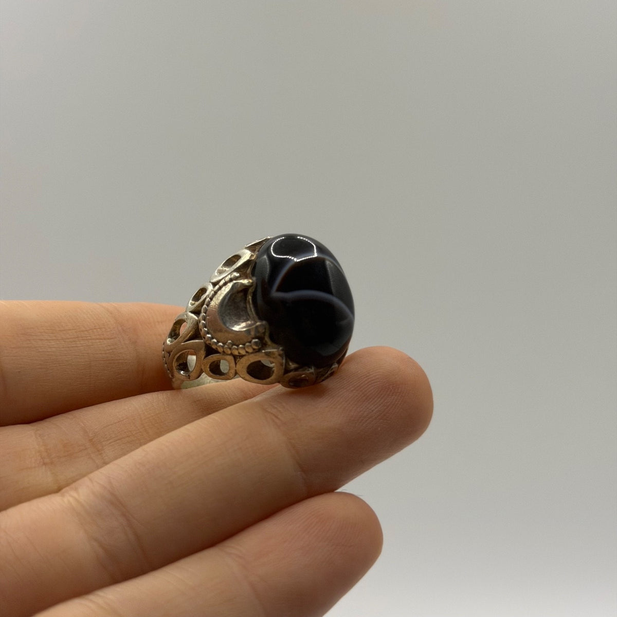 Vintage Silver Filigree Ring with Oval Black Banded Agate Cabochon
