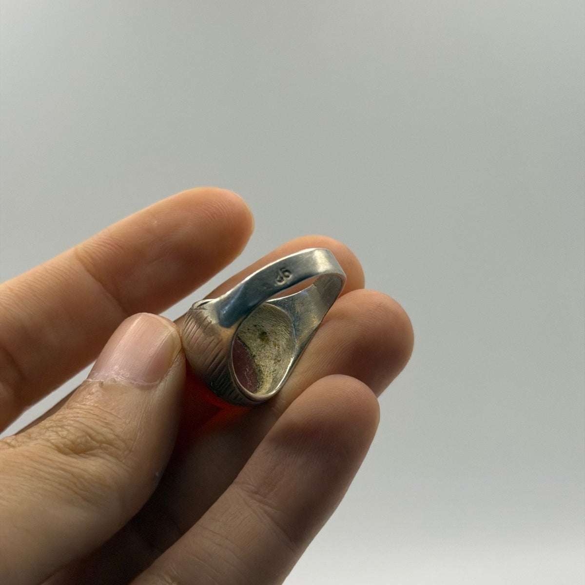 Vintage Silver Roman Style Carnelian Cabochon Fluted Solitaire Ring