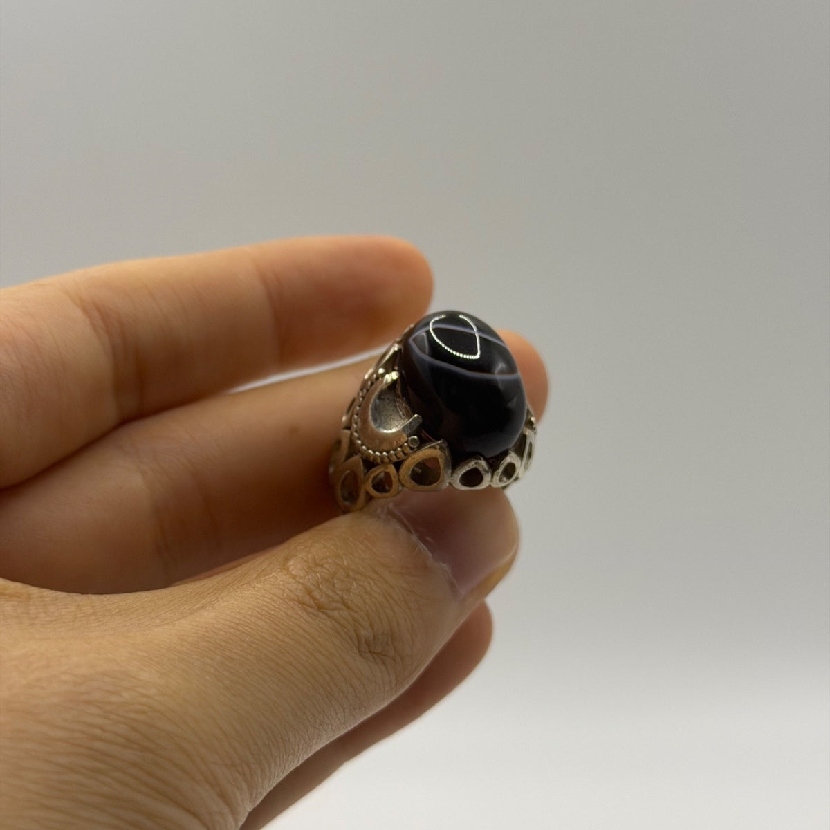 Vintage Silver Filigree Ring with Oval Black Banded Agate Cabochon
