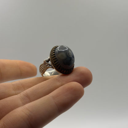Vintage Silver Etruscan Style Banded Agate Ring Eye Stone Solitaire