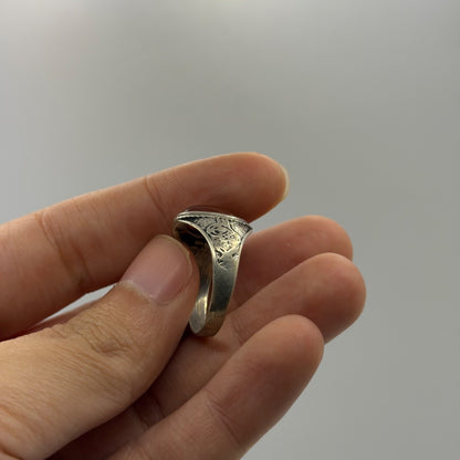Silver Carnelian Agate Oval Gemstone Carved Scroll Band Solitaire Ring