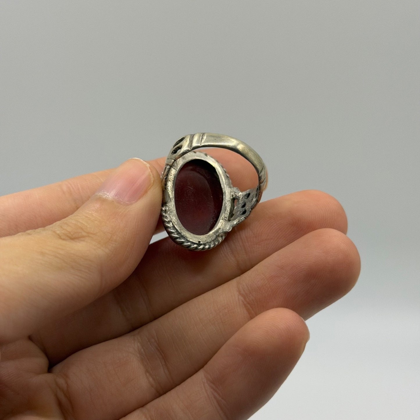 Vintage Silver Oval Carnelian Agate Solitaire Ring Rope Bezel Detail