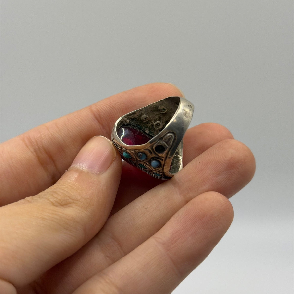 Vintage Silver Oval Red Glass Solitaire Ring Rope Bezel Detail
