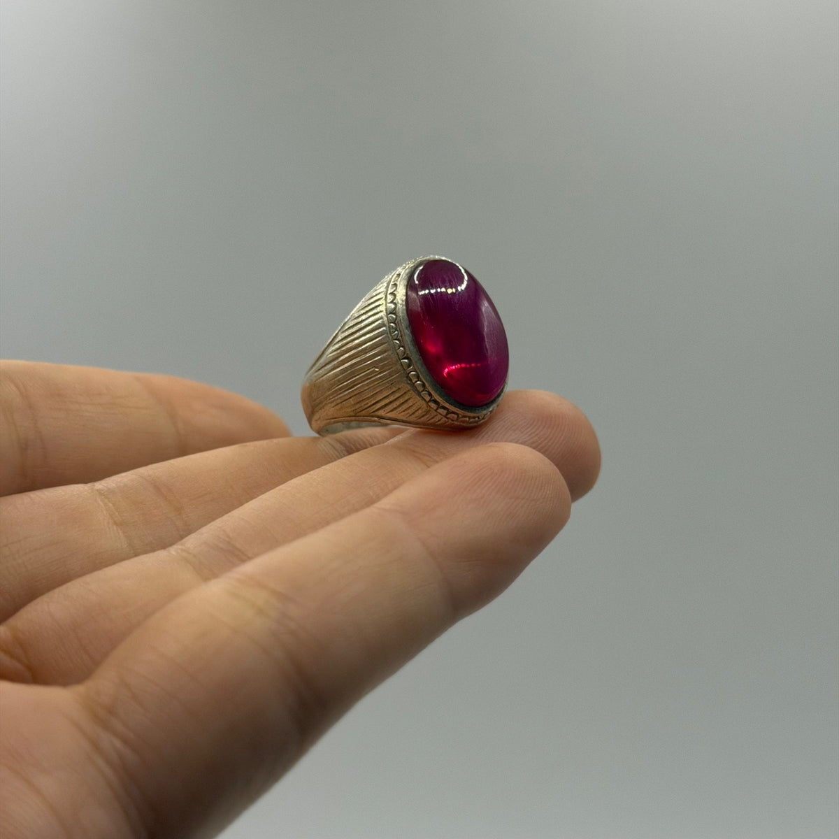Vintage Silver Roman Style Carnelian Cabochon Fluted Solitaire Ring