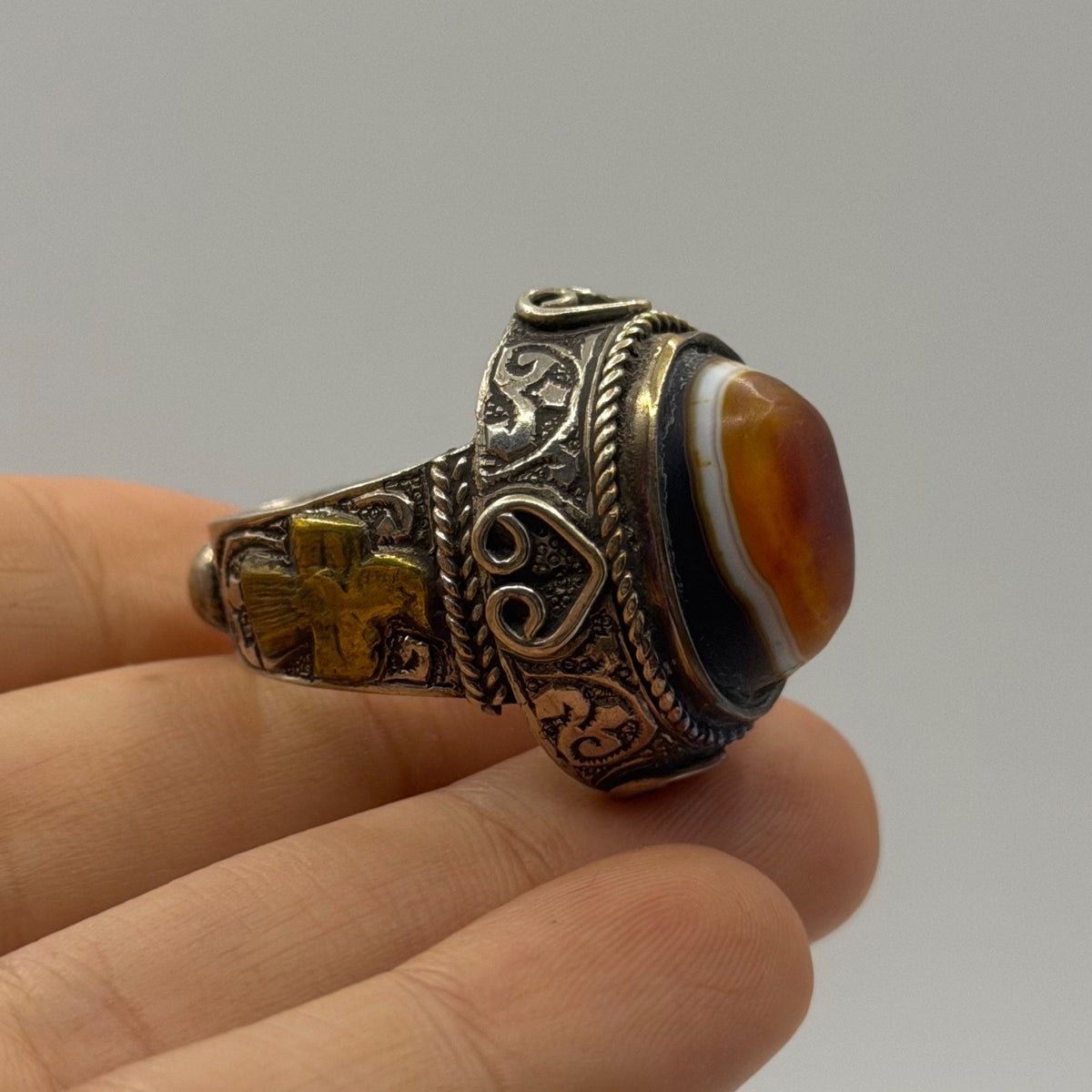 Vintage Solid Silver Banded Agate Cross Dove Symbol Statement Signet Ring