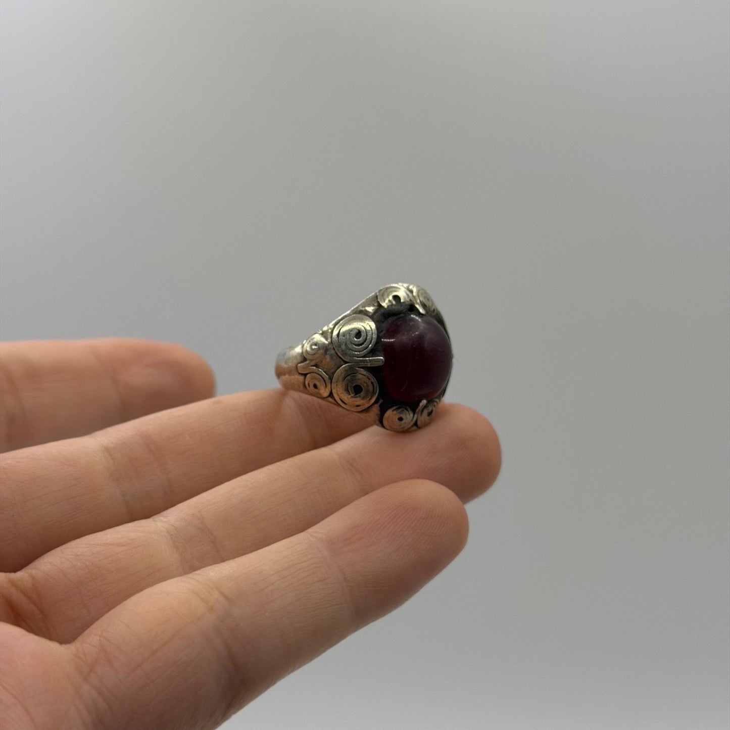 Silver Red Garnet Ruby Glass Cabochon Spiral Filigree Scroll Solitaire Ring
