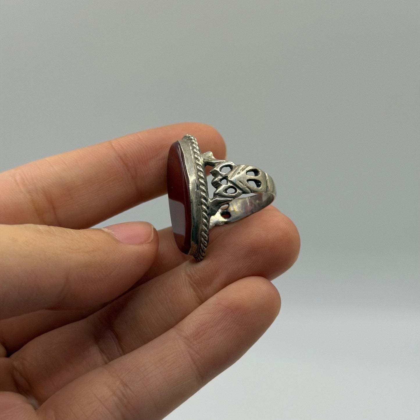 Vintage Silver Oval Carnelian Agate Solitaire Ring Rope Bezel Detail