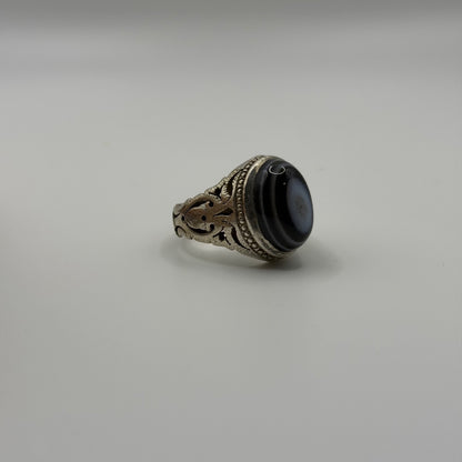Vintage Silver Banded Agate Cabochon Ring Openwork Filigree Tribal Style