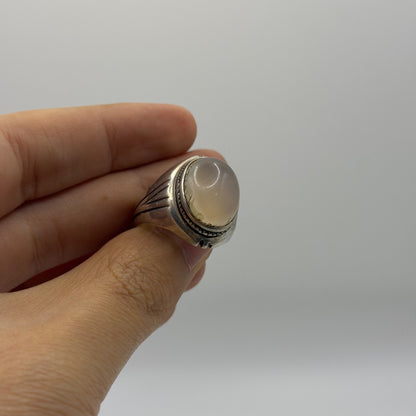 Vintage Silver Ring with Striped Shoulders & Agate Cabochon