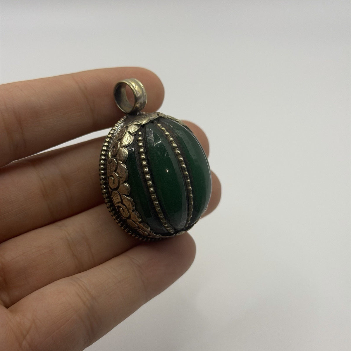Vintage Nepalese Jade Stone Pumpkin Style Silver Tone Pendant