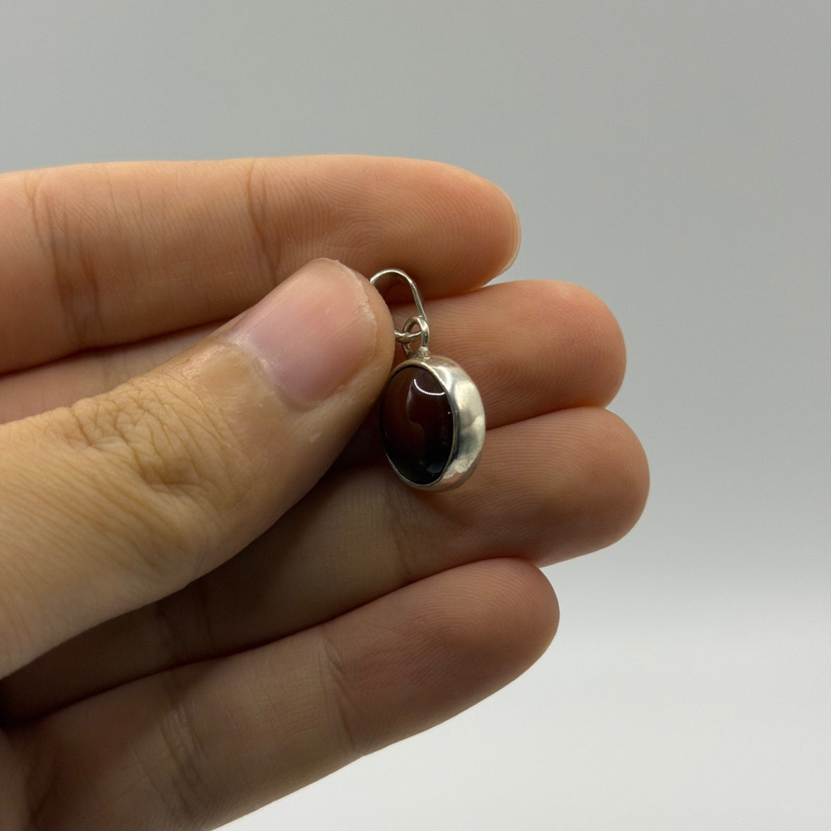 Vintage Round Dark Red Carnelian Garnet Cabochon Bezel Pendant