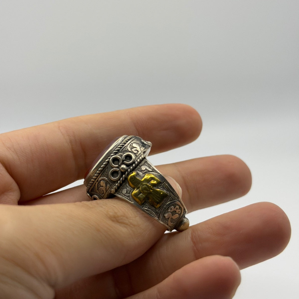 Silver Filigree Intaglio Ring - Carved Carnelian Horse Motif