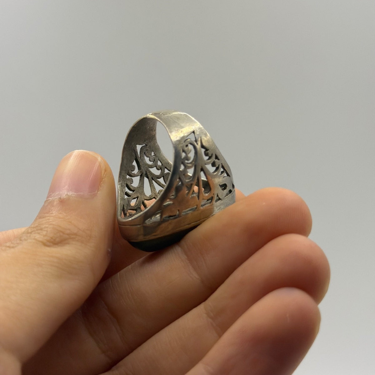 Vintage Solid Silver Green Agate Chalcedony Cutout Filigree Statement Ring