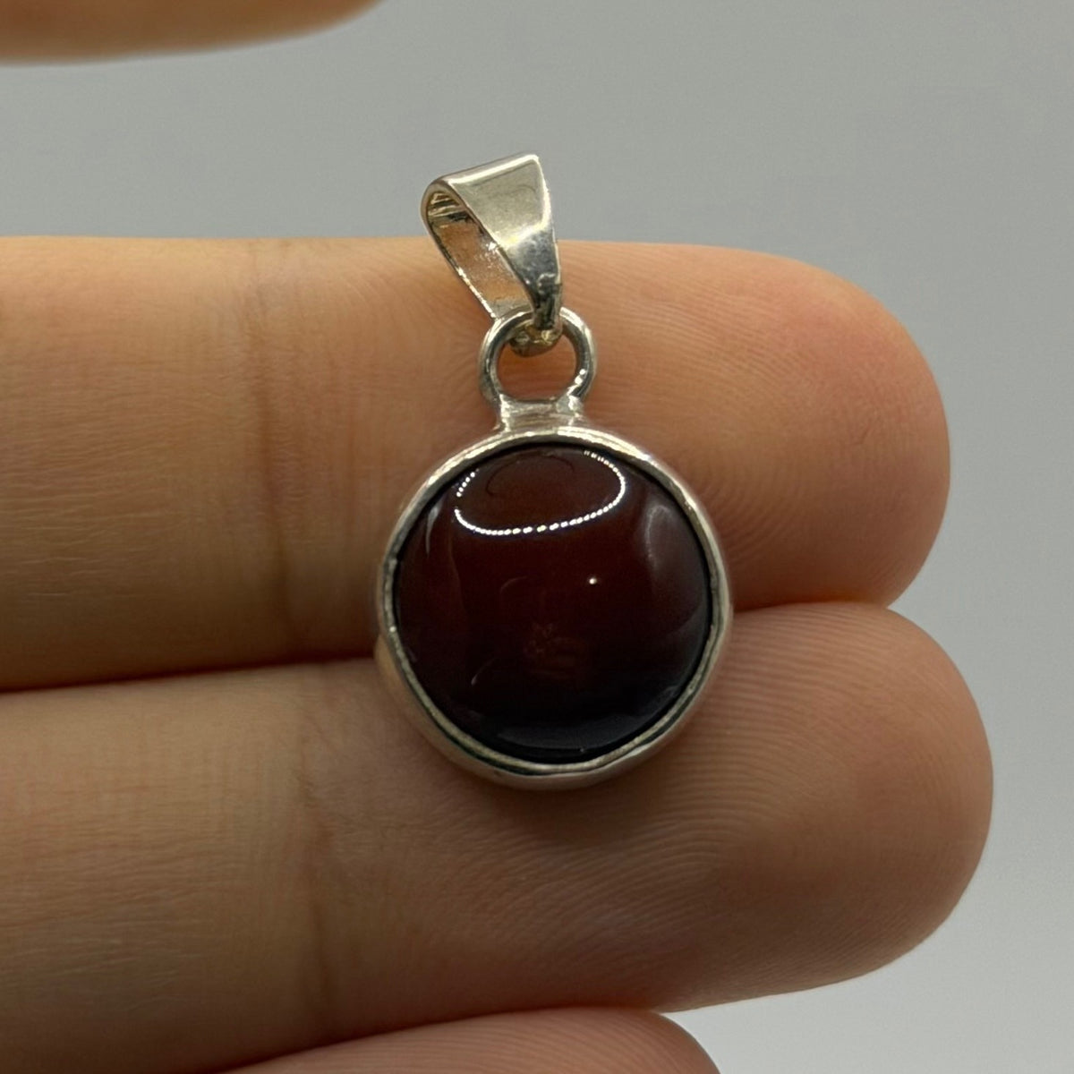 Vintage Round Dark Red Carnelian Garnet Cabochon Bezel Pendant