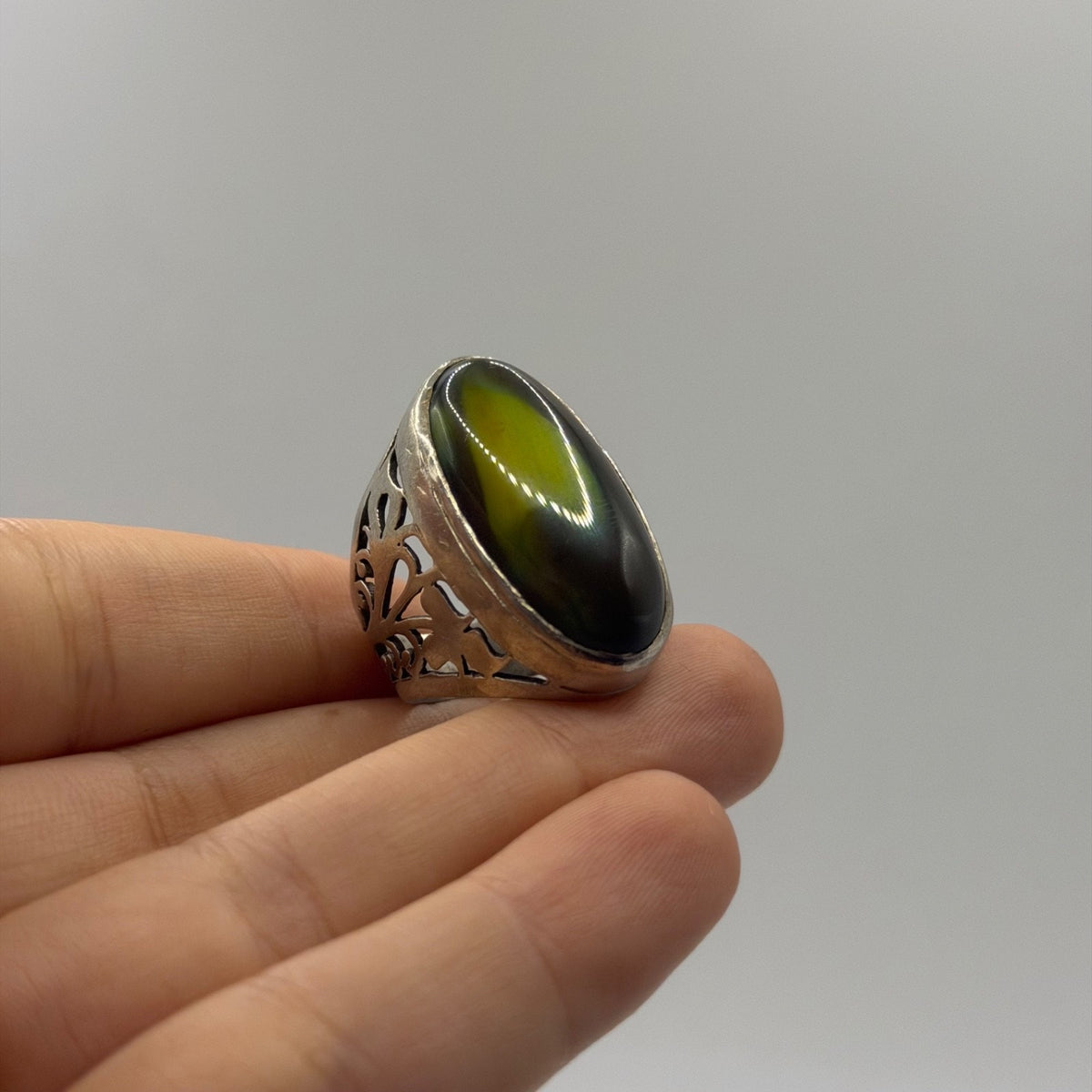Vintage Solid Silver Green Agate Chalcedony Cutout Filigree Statement Ring