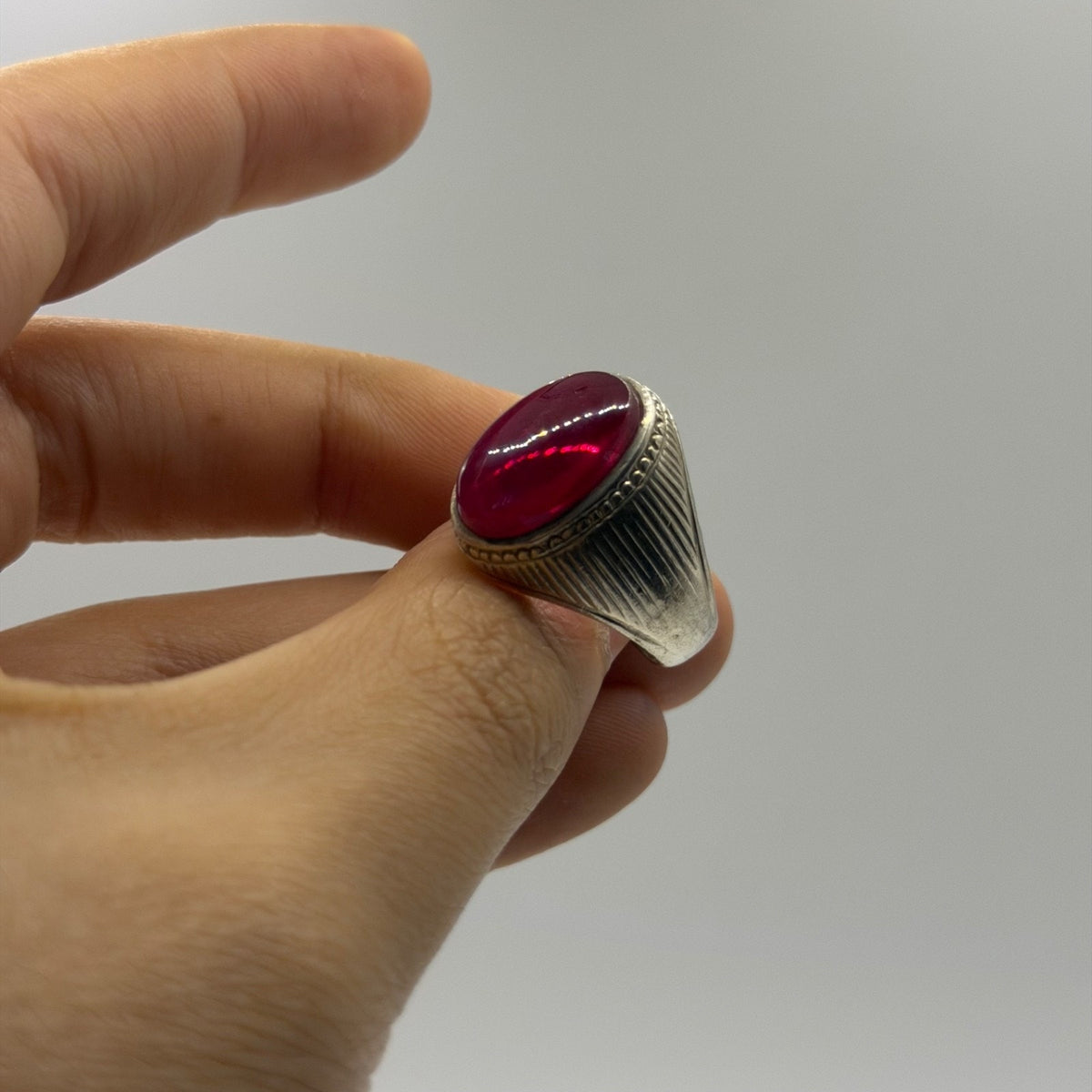 Vintage Silver Roman Style Carnelian Cabochon Fluted Solitaire Ring