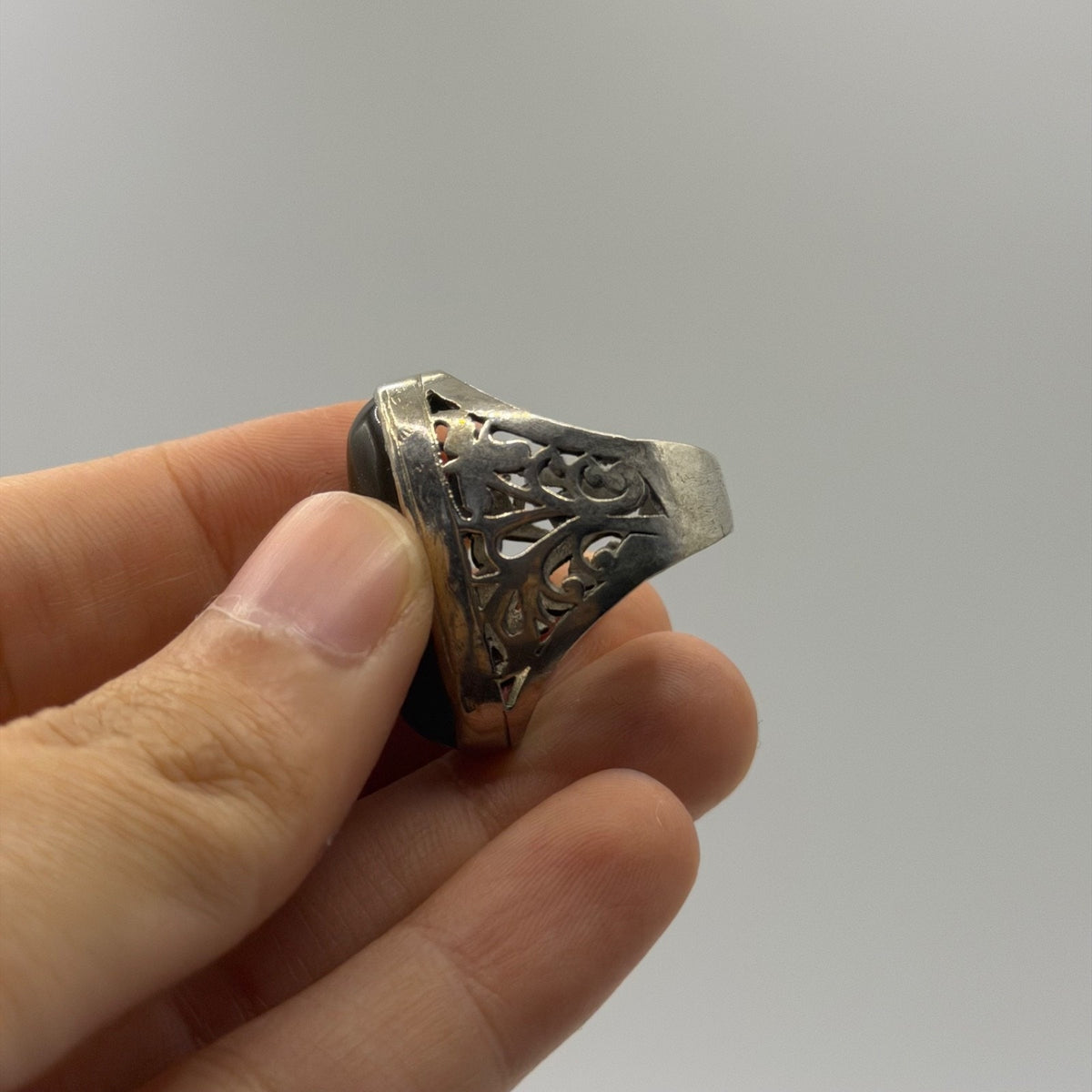 Vintage Solid Silver Green Agate Chalcedony Cutout Filigree Statement Ring