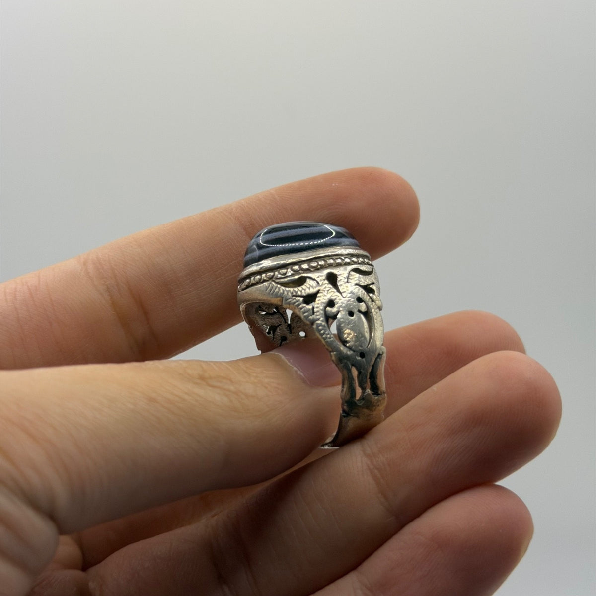 Vintage Silver Banded Agate Cabochon Ring Openwork Filigree Tribal Style