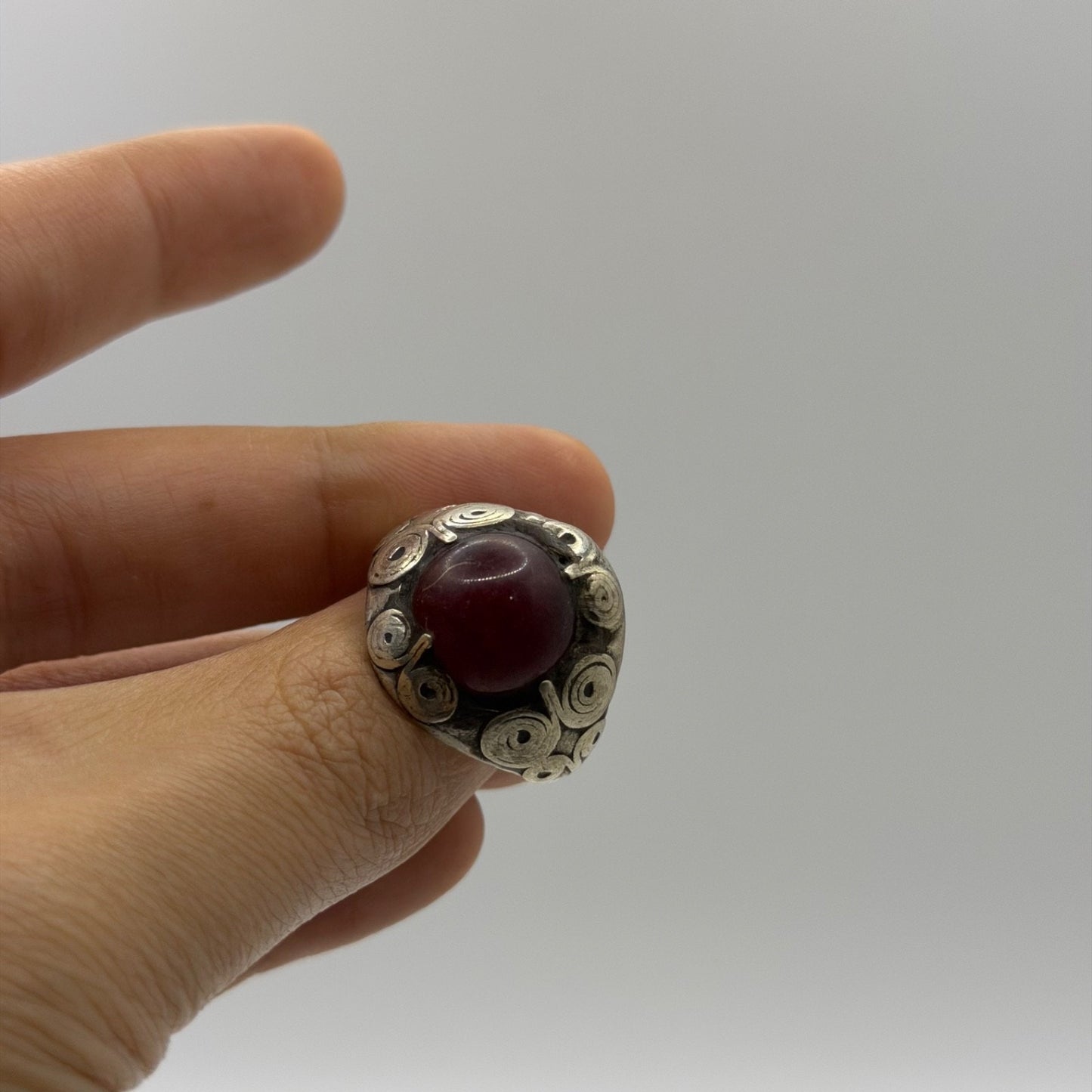Silver Red Garnet Ruby Glass Cabochon Spiral Filigree Scroll Solitaire Ring