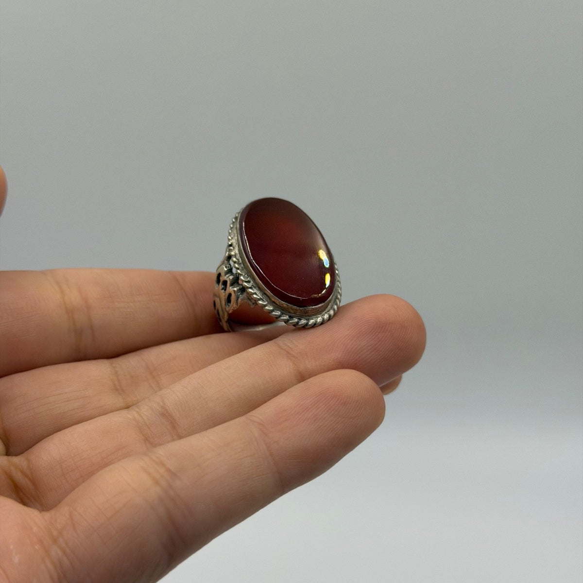 Vintage Silver Oval Carnelian Agate Solitaire Ring Rope Bezel Detail