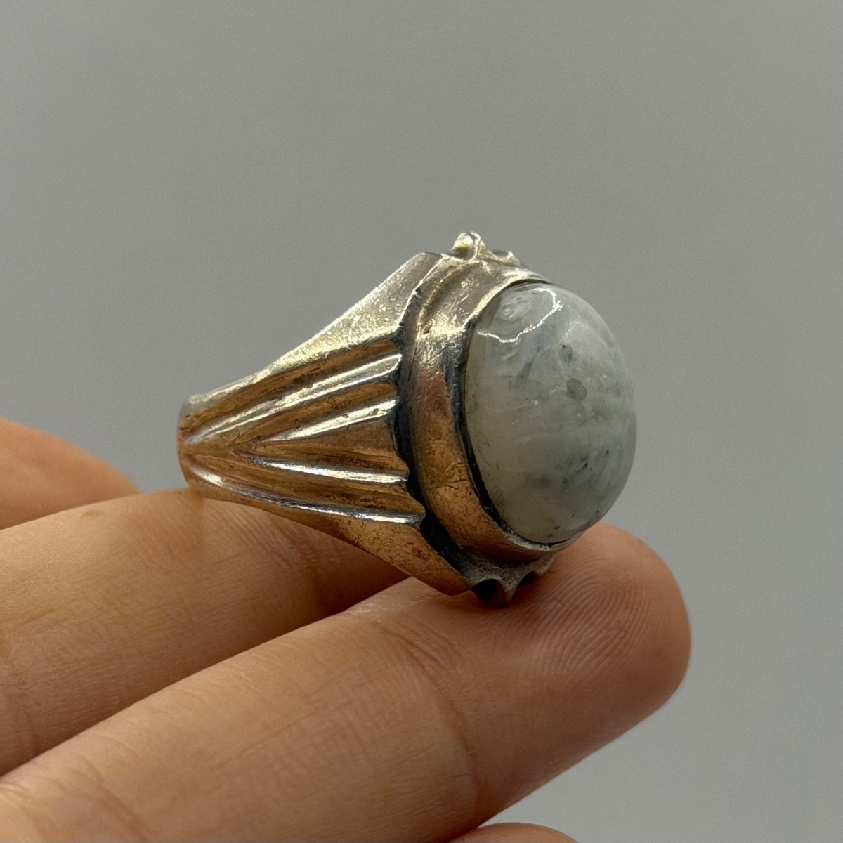 Vintage Solid Silver White Moonstone Cabochon Modernist Solitaire Statement Ring