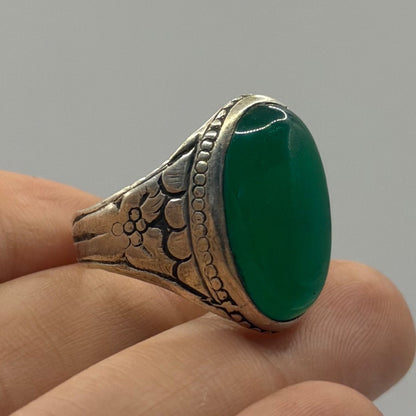 Vintage Silver Greco Roman Style Green Agate Oval Cabochon Carved Ring