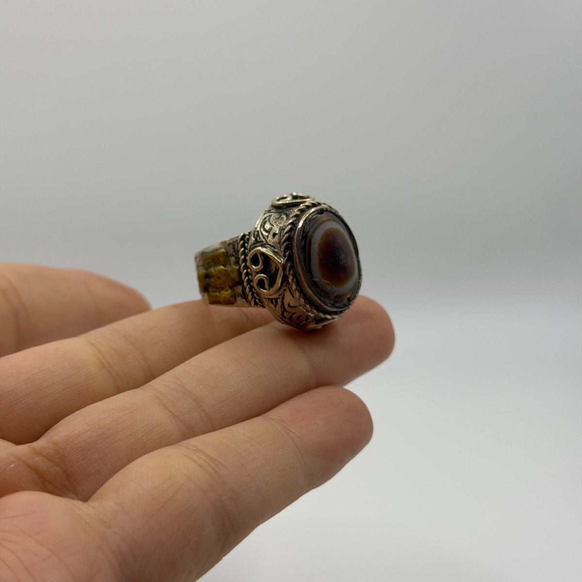 Silver Filigree Ring with Round Banded Agate Cabochon
