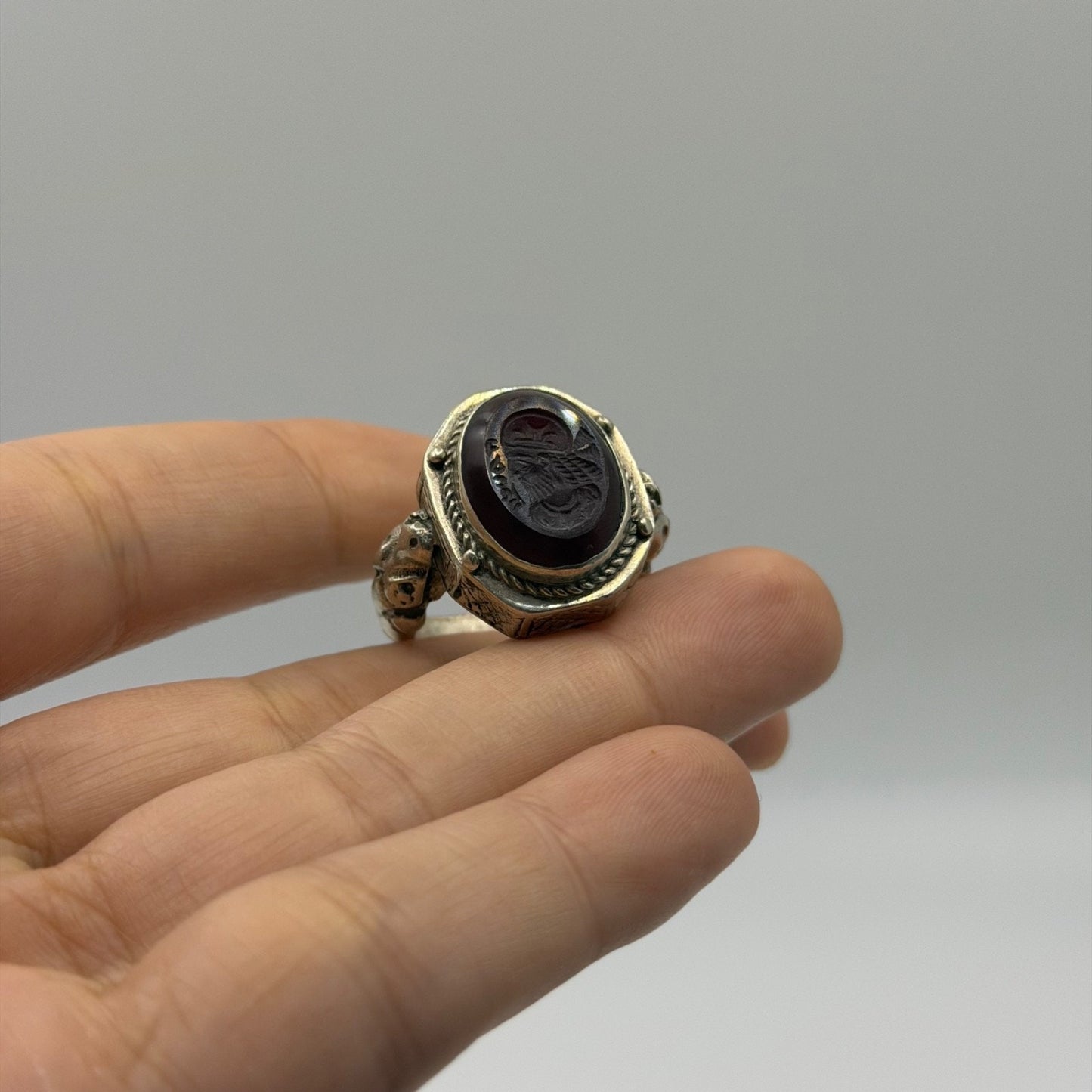 Vintage Silver Carved Intaglio Roman Portrait Seal Ring Detailed Band