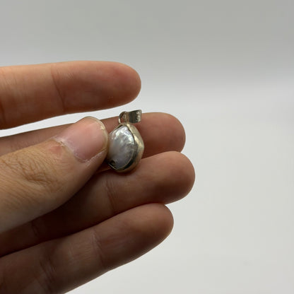 925 Sterling Silver Mother of Pearl Shell Freeform Slab Pendant Charm⁠