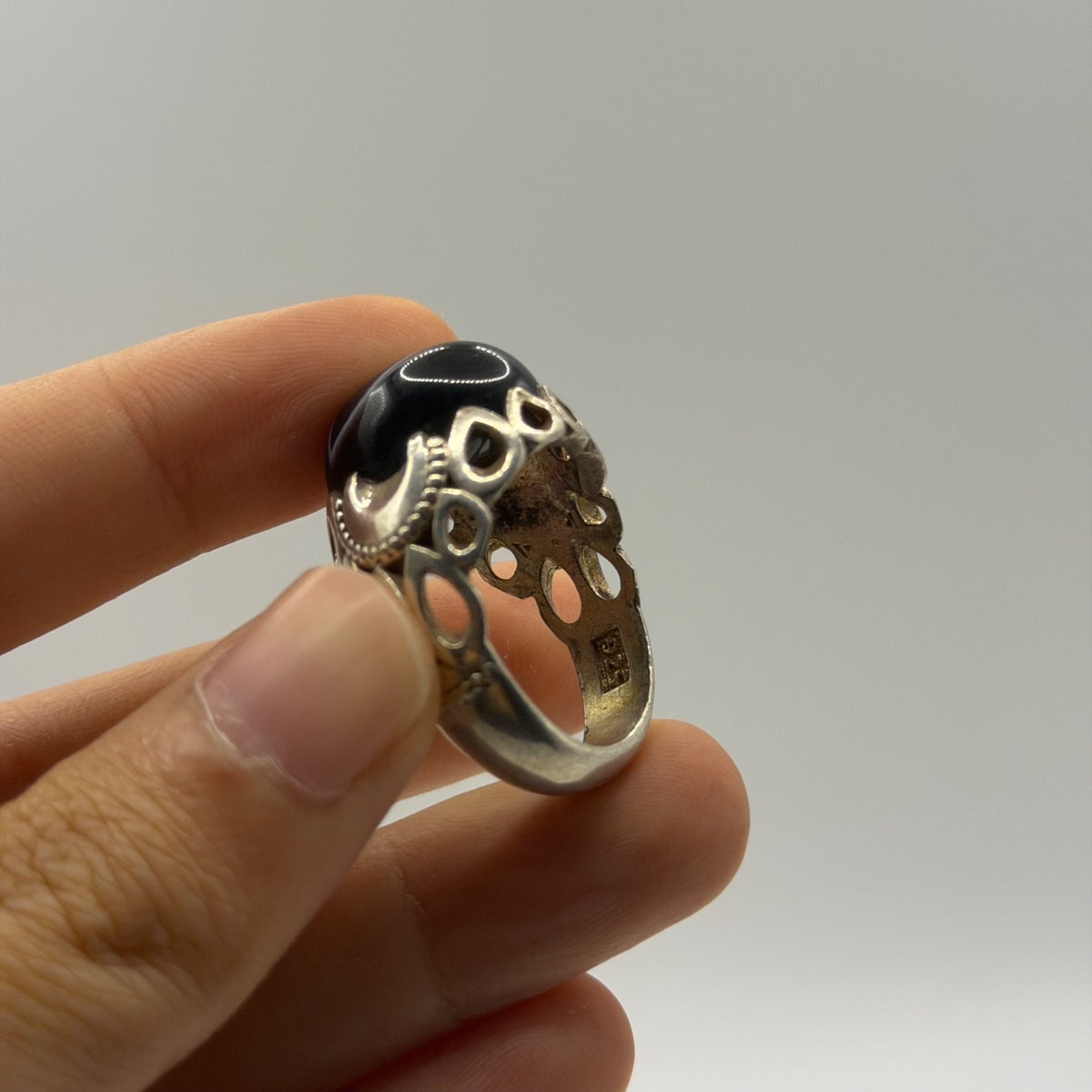 Vintage Silver Filigree Ring with Oval Black Banded Agate Cabochon