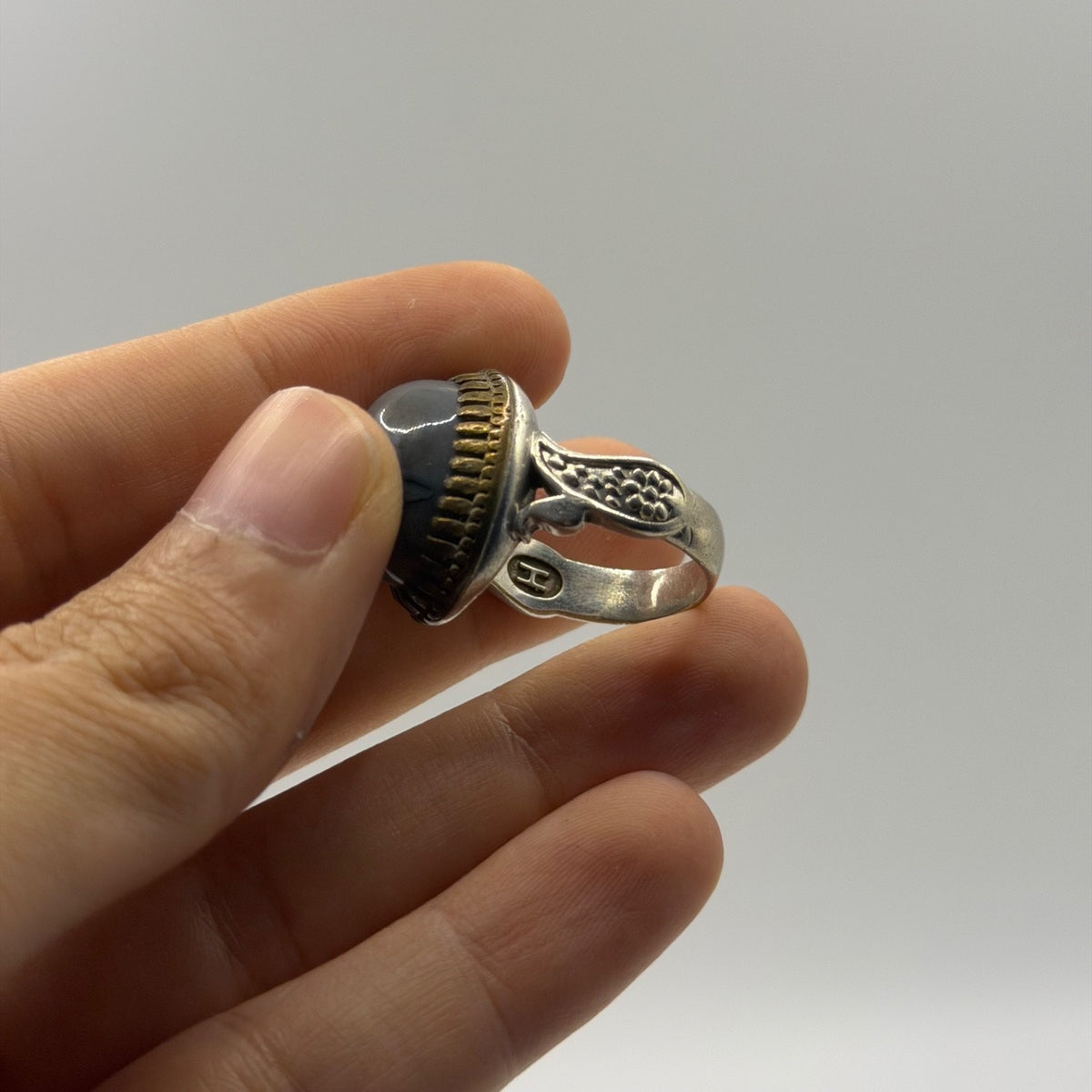 Vintage Silver Etruscan Style Banded Agate Ring Eye Stone Solitaire