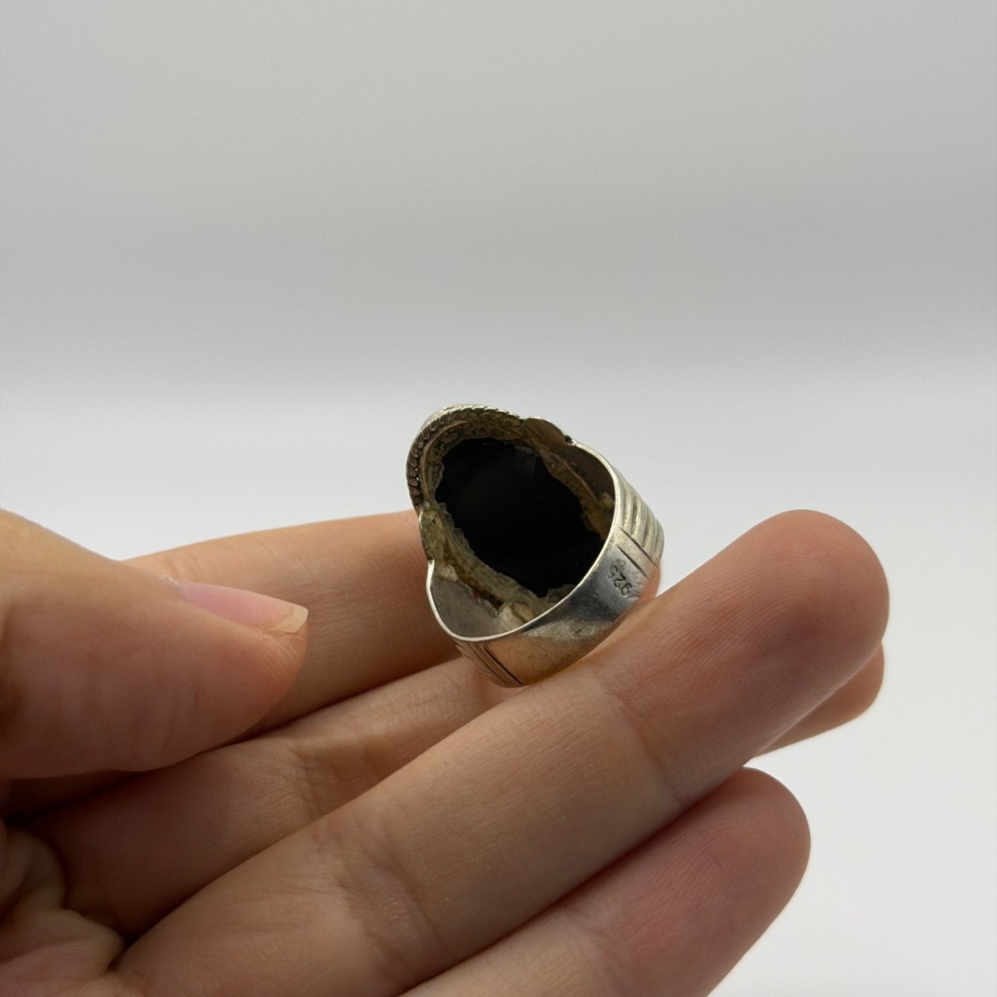 Vintage Silver Ring Black Onyx Oval Stone Ribbed Band