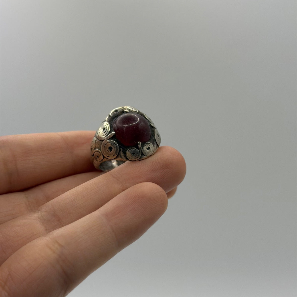Silver Red Garnet Ruby Glass Cabochon Spiral Filigree Scroll Solitaire Ring